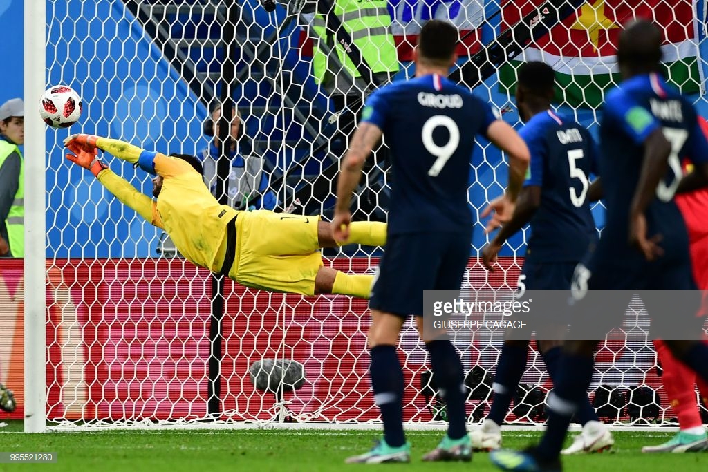 Nhìn lại trận bán kết 1: Thành công từ sự thực dụng